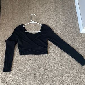 Black long sleeve crop top